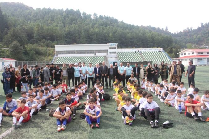 جشنواره مدارس فوتبال غرب استان به میزبانی تالش+ عکس