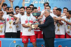 گزارش تصویری از اهدای جام قهرمانی لیگ برتر فوتبال ساحلی کشور به فولاد هرمزگان